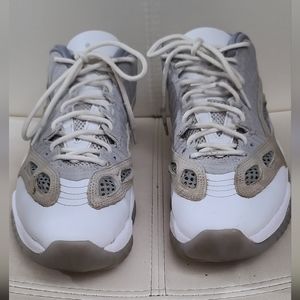 Air Jordan 11 low retro ie